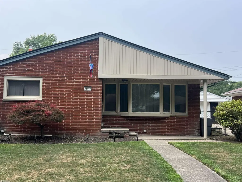 24513 Ursuline Street, Saint Clair Shores