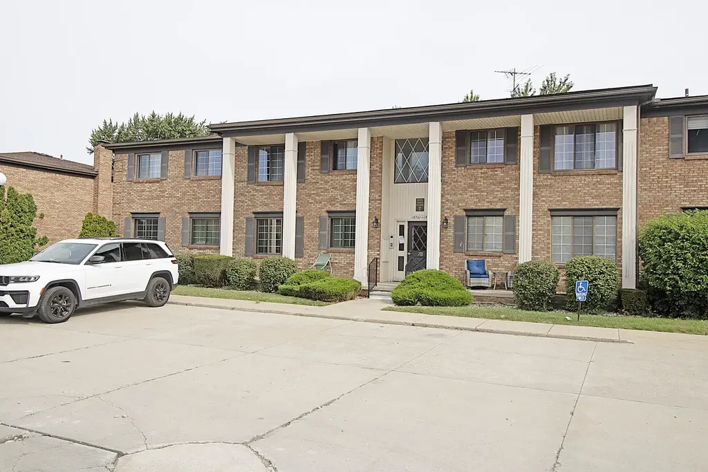 19701 Ridgemont Road, Saint Clair Shores