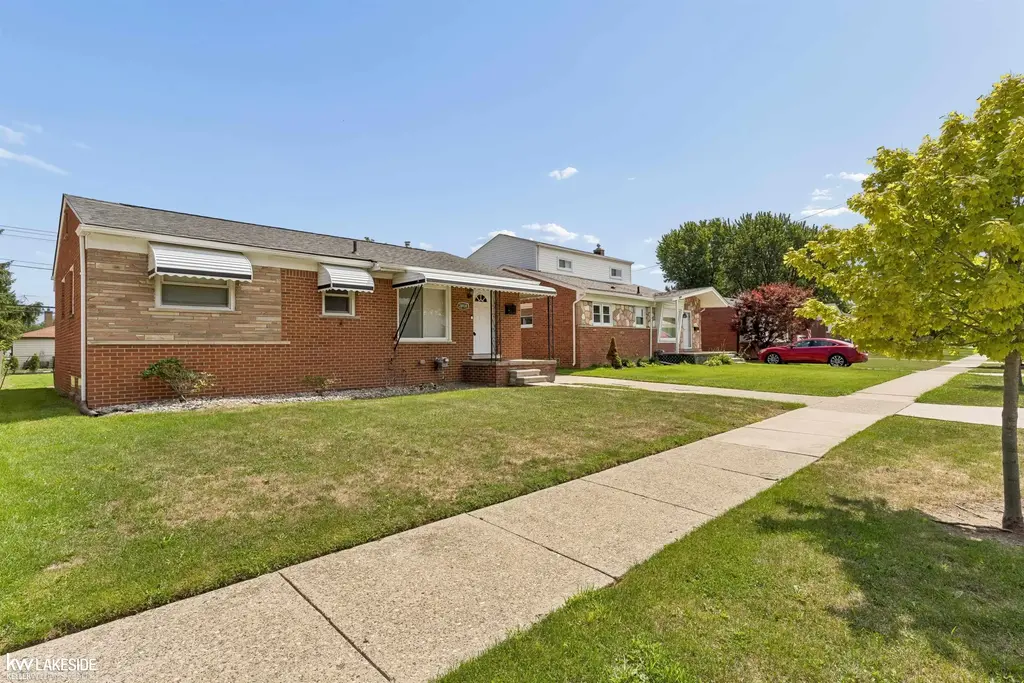 28930 Hughes Street, Saint Clair Shores
