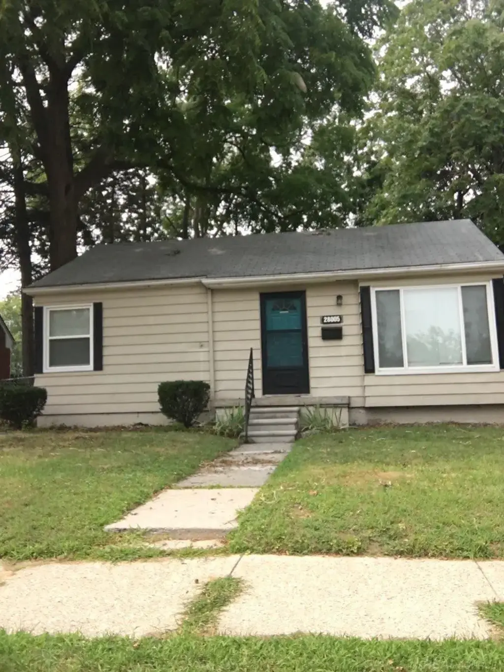 28005 Nieman Street, Saint Clair Shores