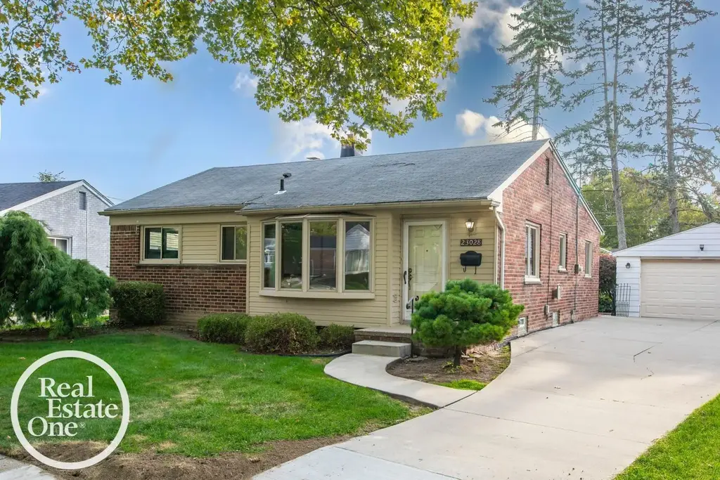 23028 Sanders Street, Saint Clair Shores