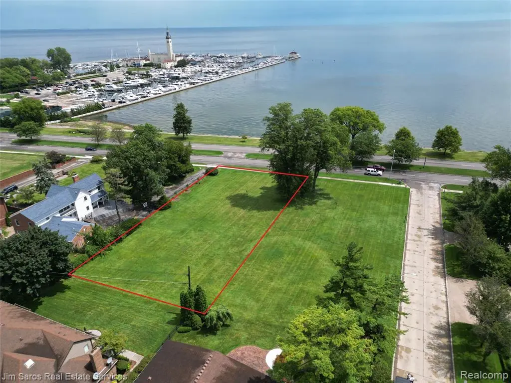 749 Lake Shore Road, Grosse Pointe Shores