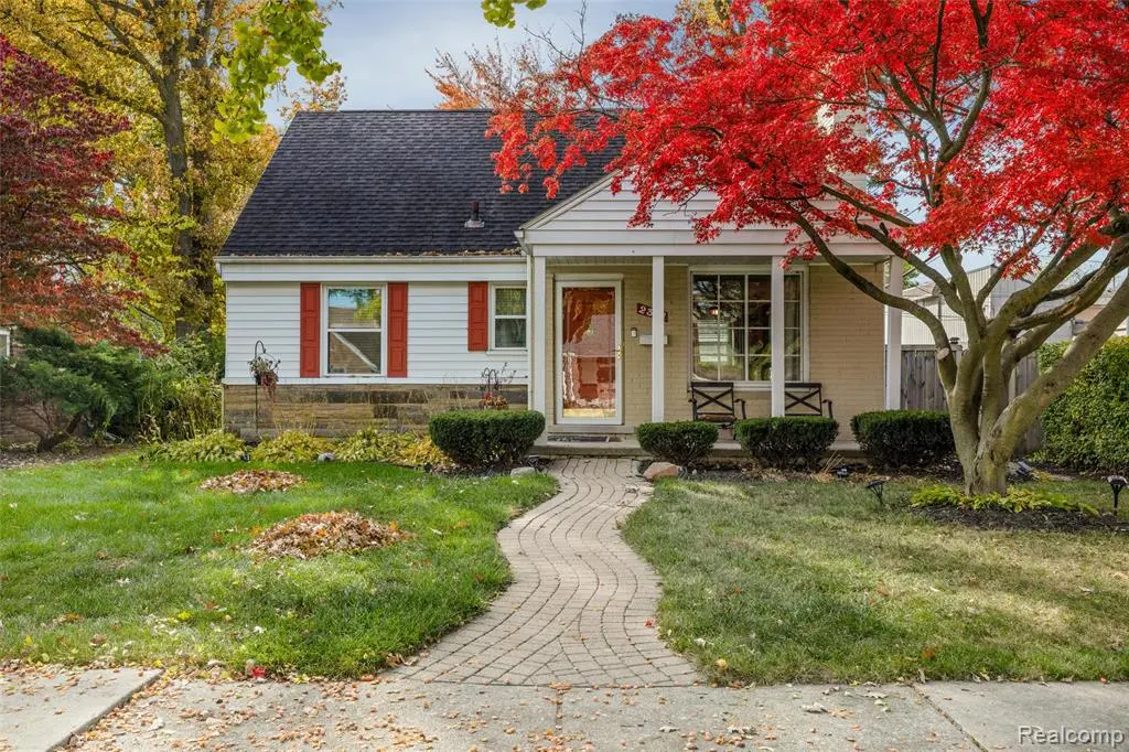 2371 Allard Avenue, Grosse Pointe Woods