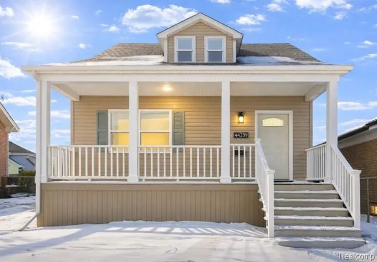 21912 Lakeview Street, Saint Clair Shores