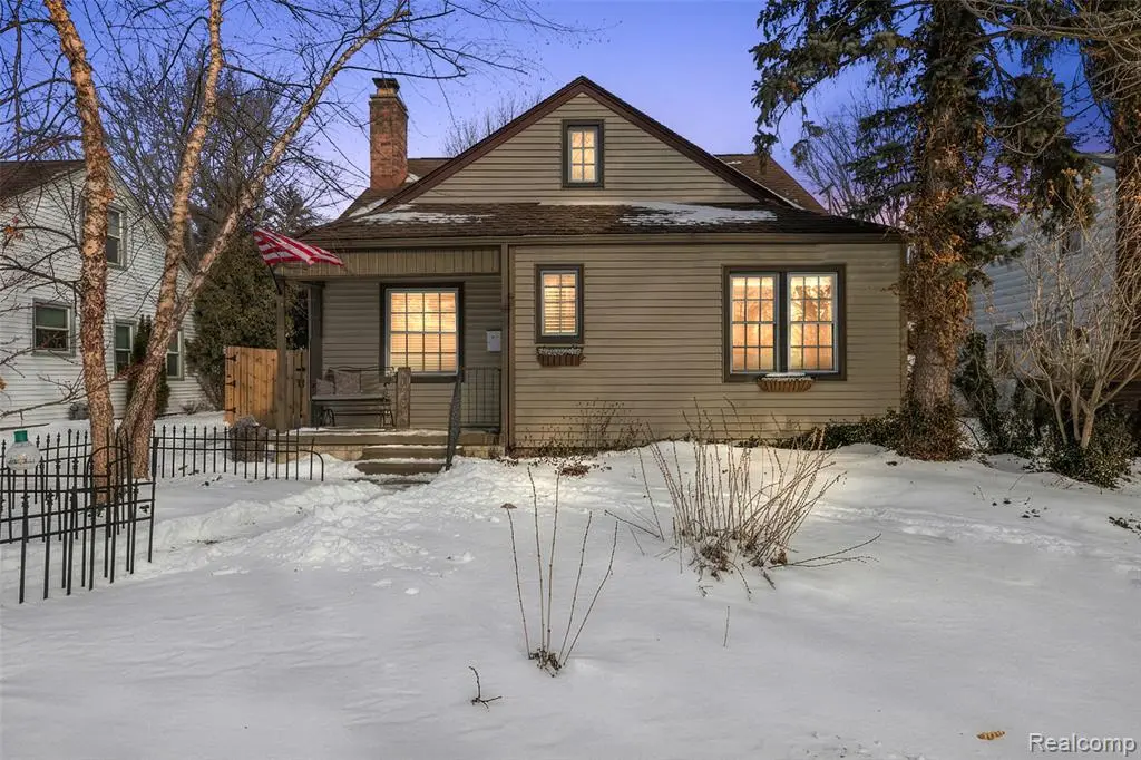 21819 California Street, Saint Clair Shores