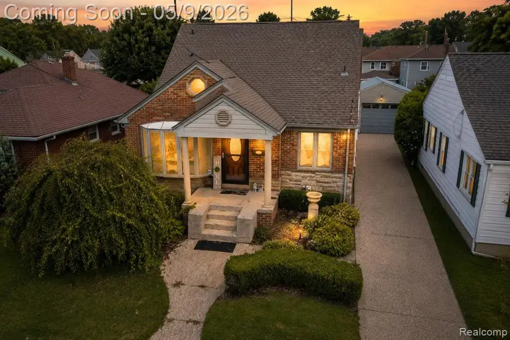 22501 Maple Street, Saint Clair Shores