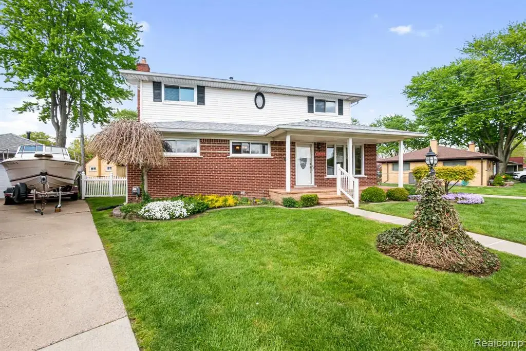 21223 Briar Court, Saint Clair Shores
