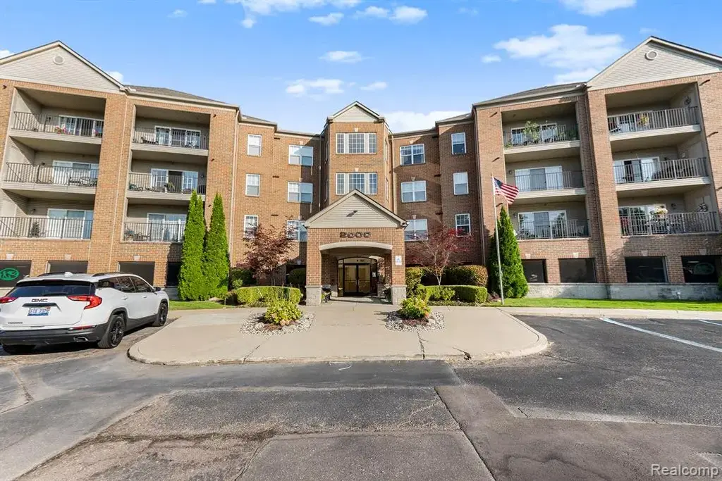 2104 Country Club Drive, Saint Clair Shores