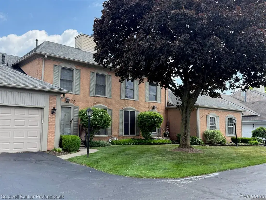 33374 Jefferson Avenue, Saint Clair Shores