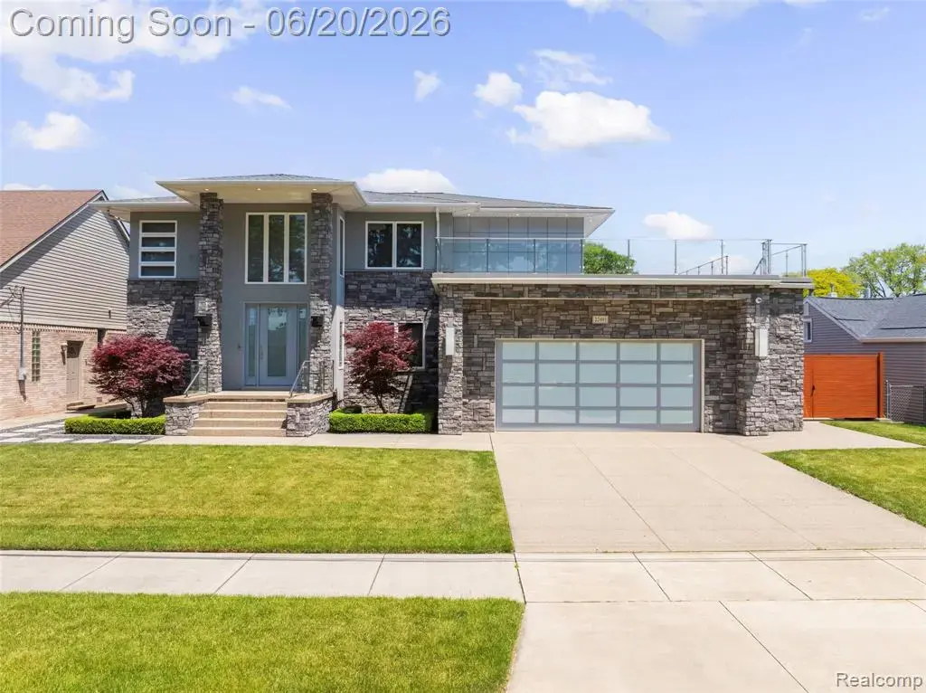 22491 E 10 Mile Road, Saint Clair Shores