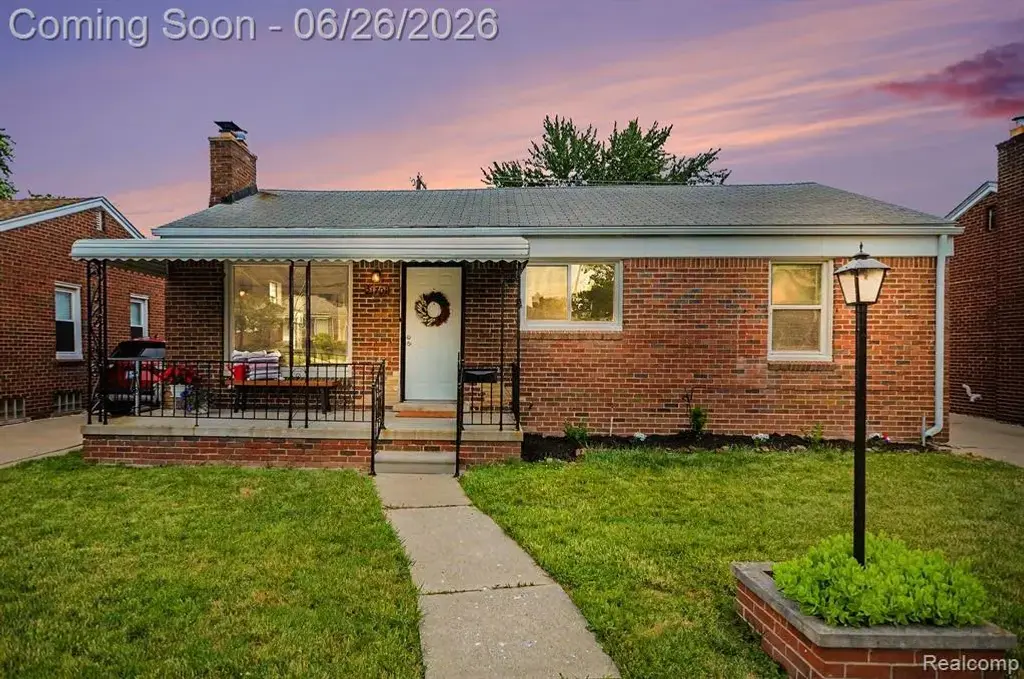 21701 Sunnyside Street, Saint Clair Shores