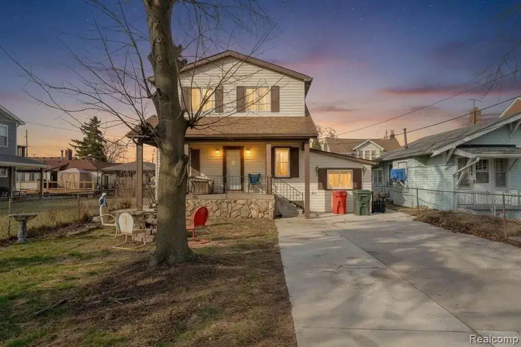 22453 E 10 Mile Road, Saint Clair Shores