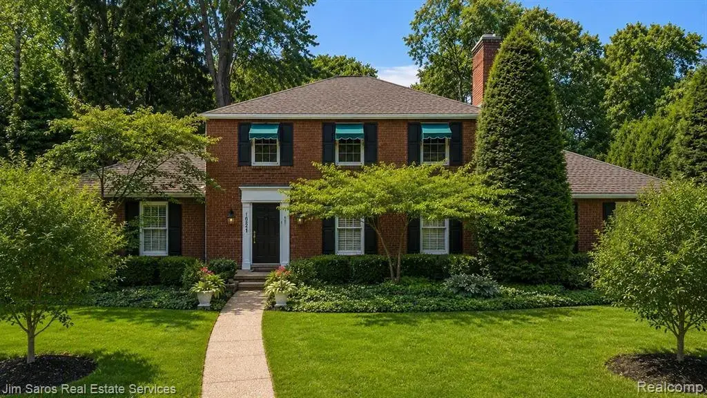 1023 Buckingham Road, Grosse Pointe