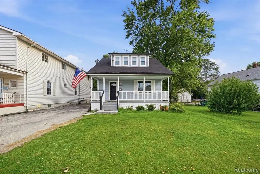 21902 Ridgeway Street, Saint Clair Shores
