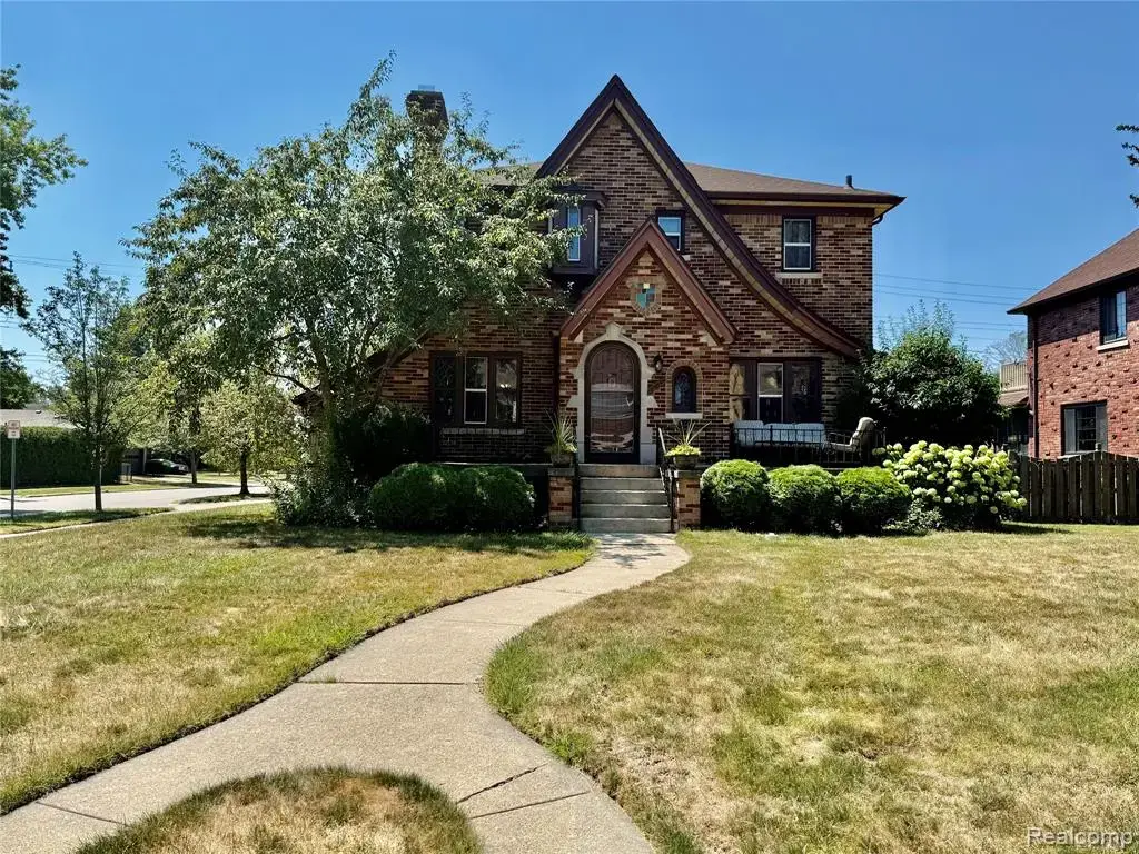 1305 Bedford Road, Grosse Pointe Park