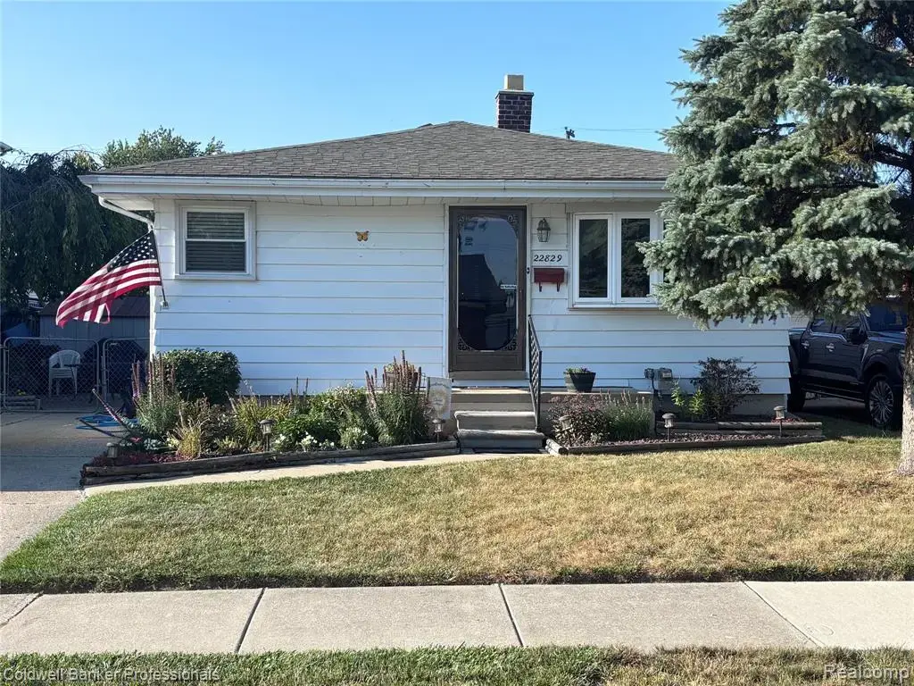 22829 Arcadia Street, Saint Clair Shores