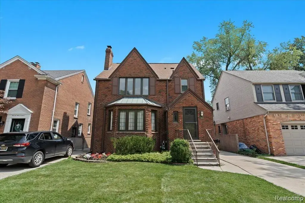 312 Mckinley Avenue, Grosse Pointe Farms