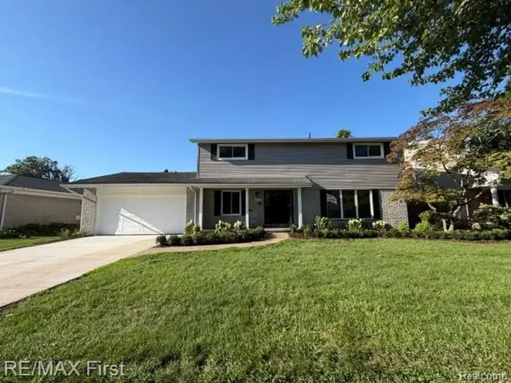971 Canterbury Road, Grosse Pointe Woods