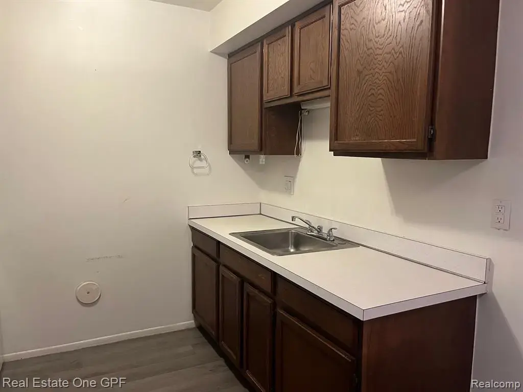 22797 Grove Street, Saint Clair Shores