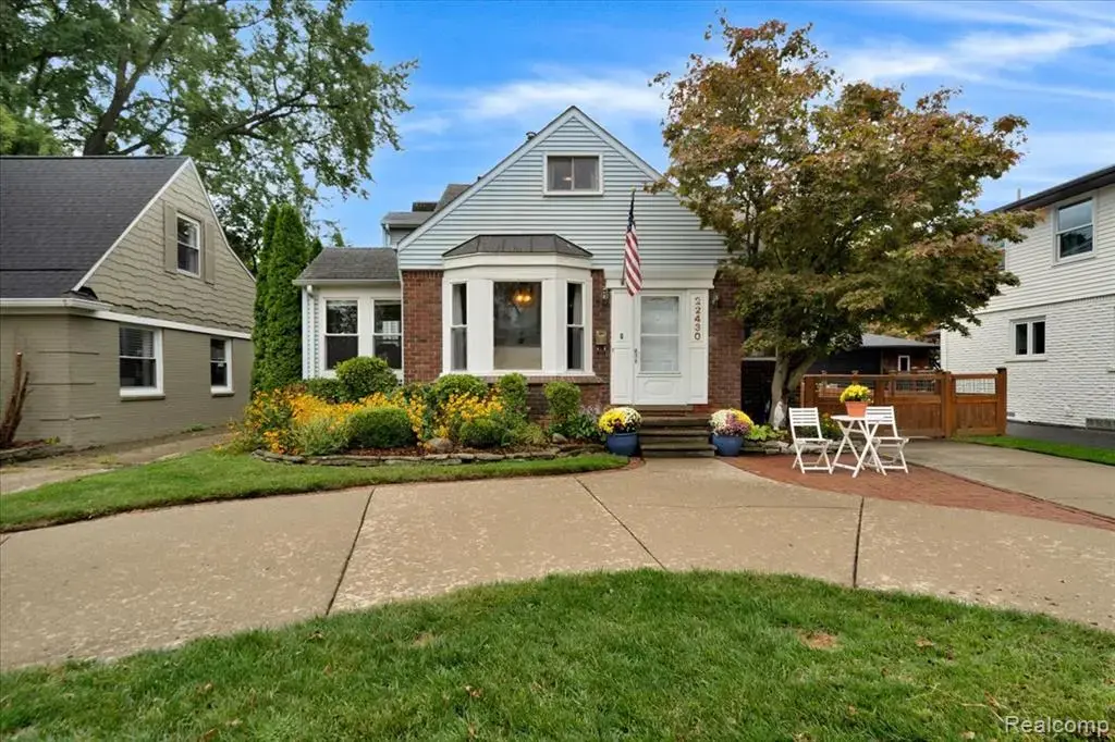 22430 Lakeland Street, Saint Clair Shores