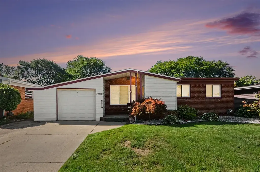 22848 Saint Joan Street, Saint Clair Shores