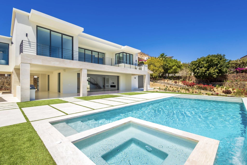 Casa Corazon, San Jose Corridor