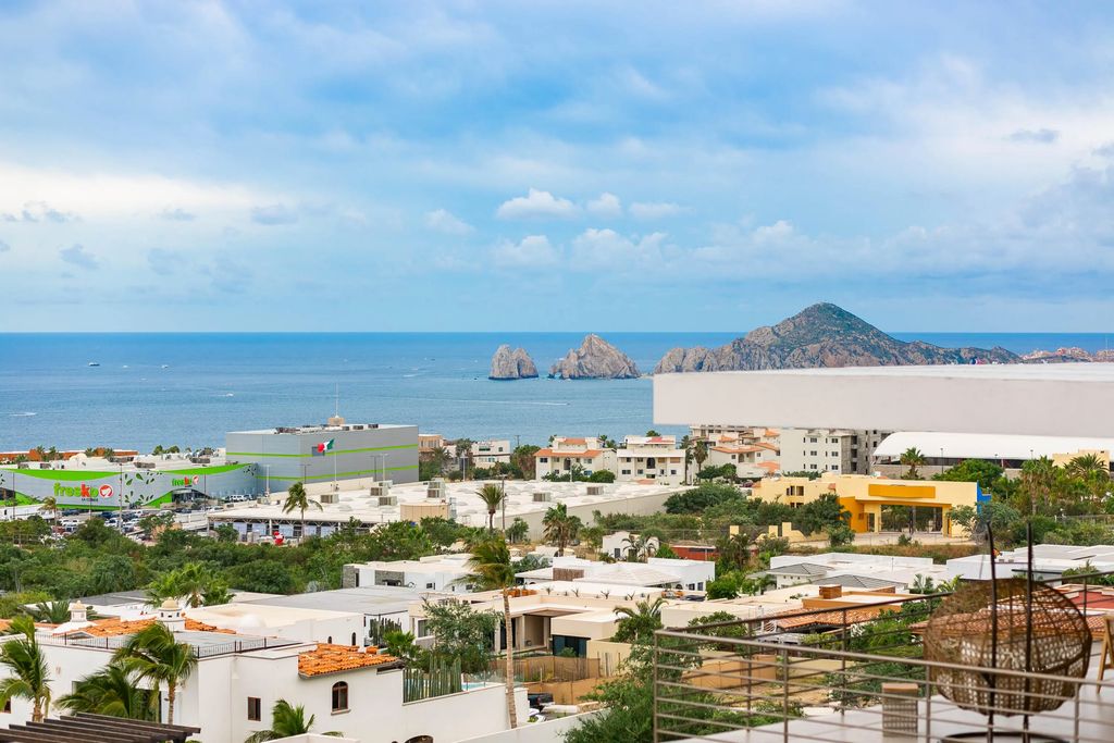 Penthouse Tramonti, Cabo Corridor
