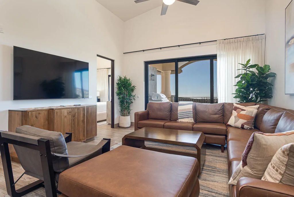 Mavila Towers Penthouse, Pacific