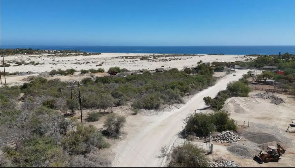 Lote Barriles, East Cape