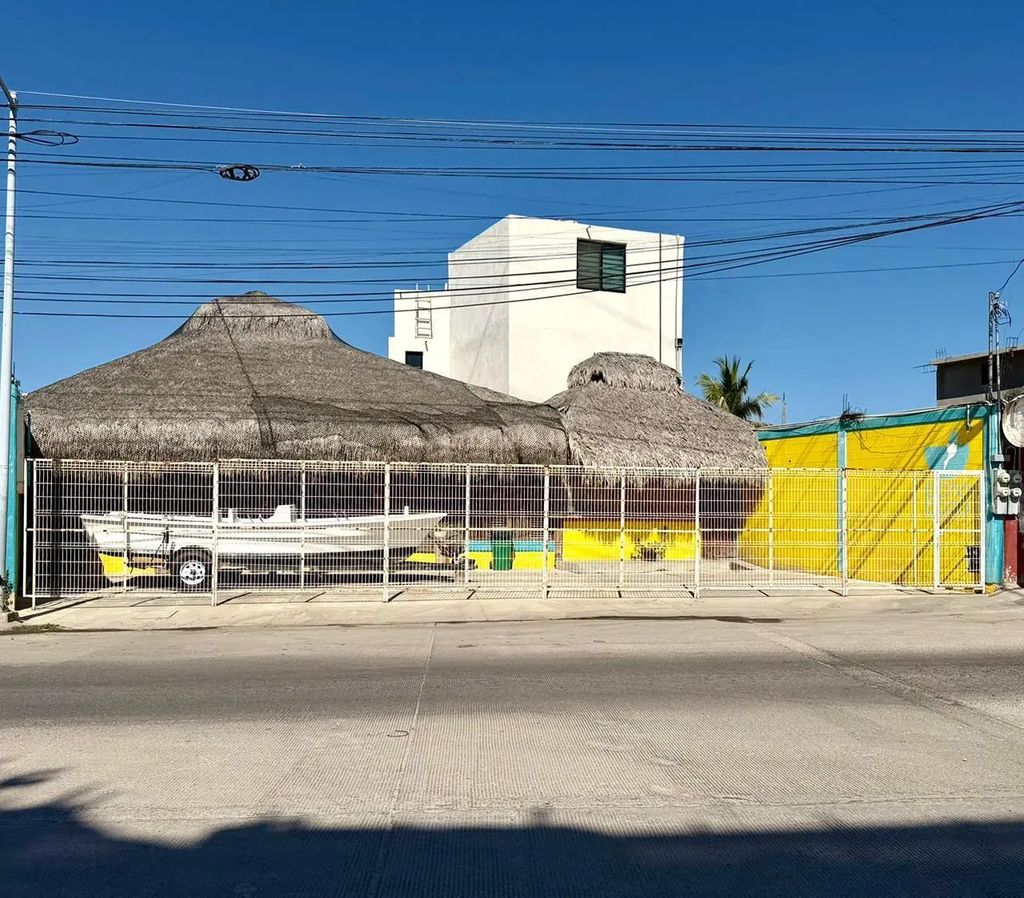 204 Blvd. Forjadores Pato Buzo, San Jose del Cabo