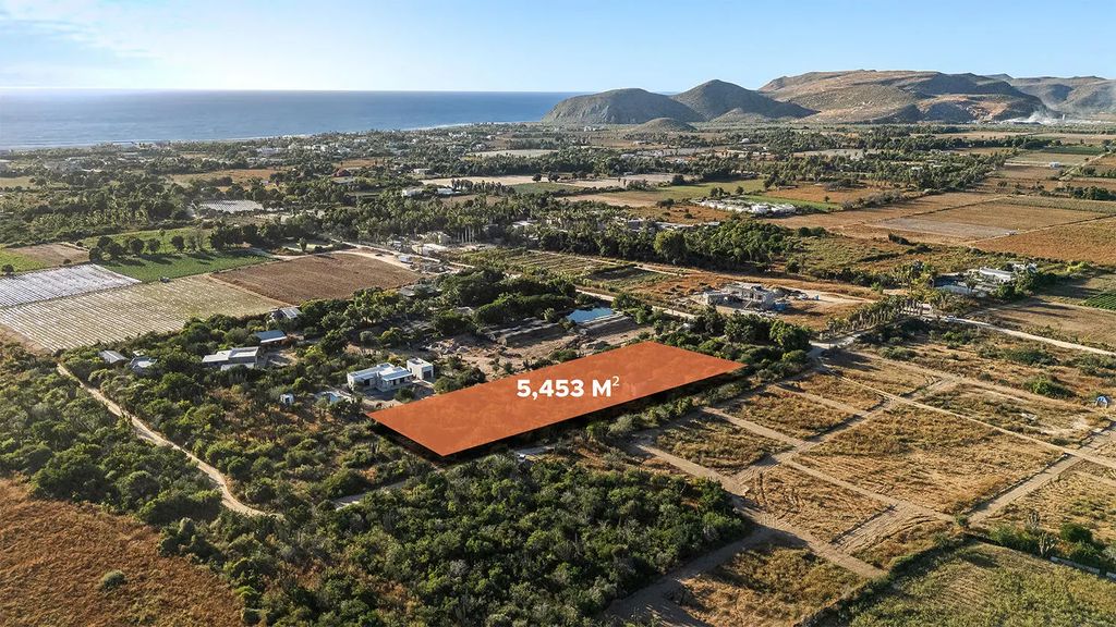 Pescadero Acreage + Structure, Pacific