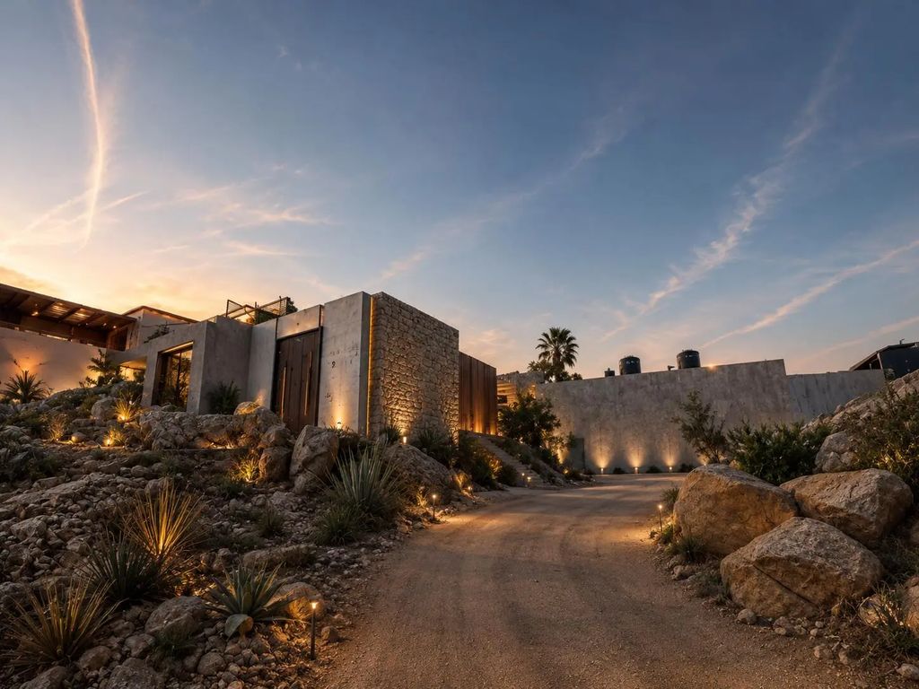The High Lands, Cabo San Lucas