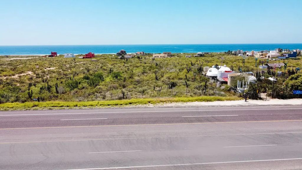 Cerritos Amazing Lot High Way, Pacific