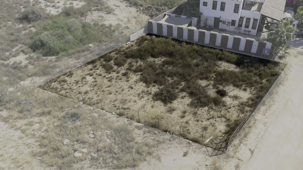 Salomon De La Cruz Lot, Cabo Corridor