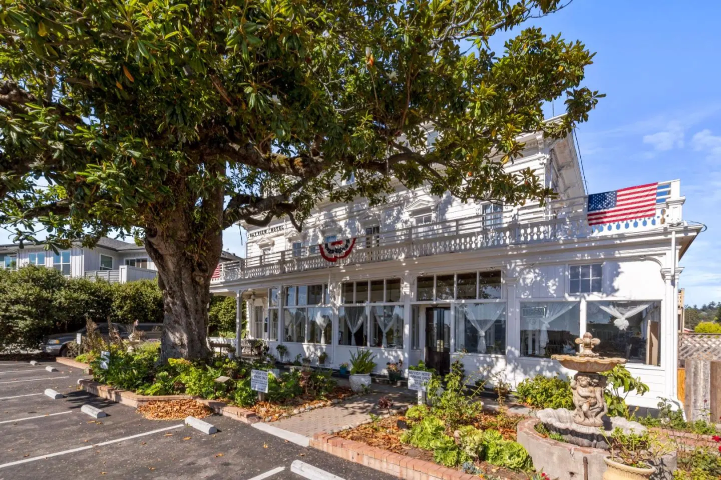 8041 Soquel Dr, APTOS