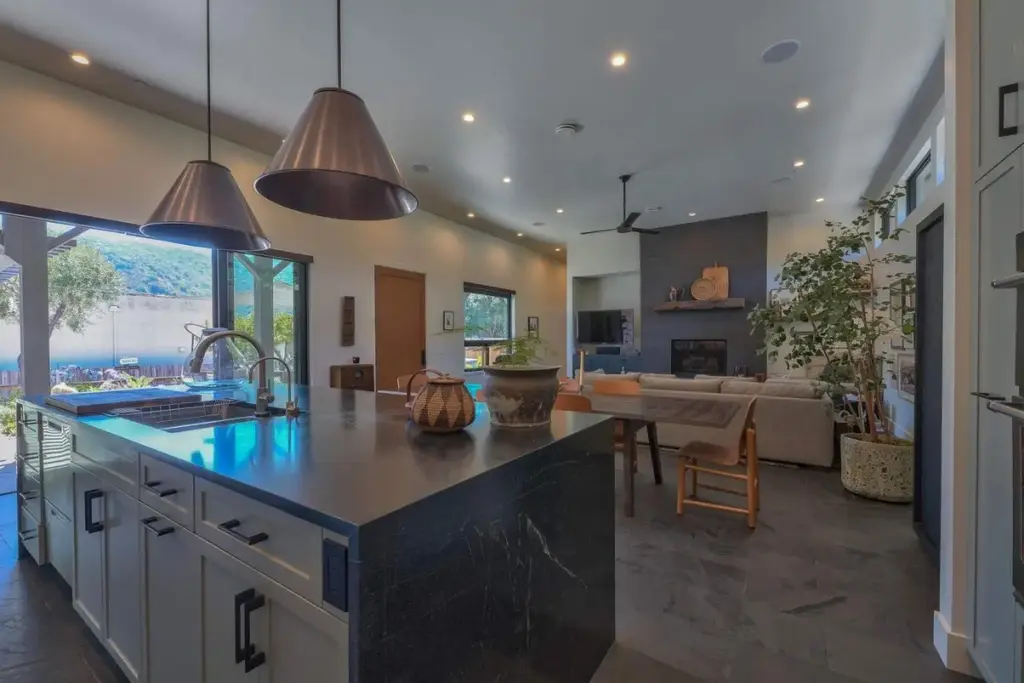 8 El Caminito Rd, Carmel Valley