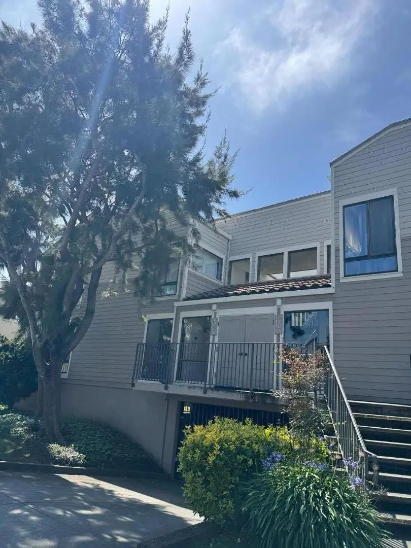 460 Pine Ave, HALF MOON BAY