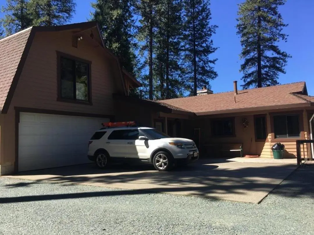 5051 Arctic Ln, SOMERSET