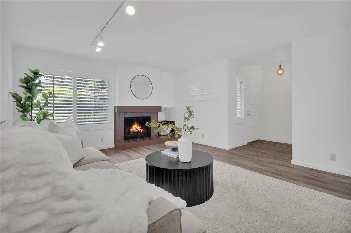 605 Acorn Ct, Pacific Grove