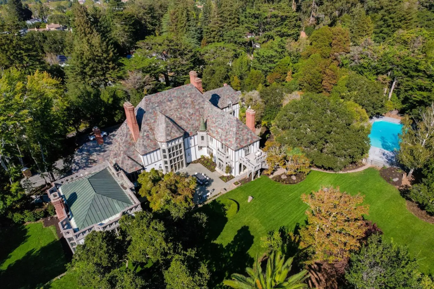 85 Fagan Dr, HILLSBOROUGH