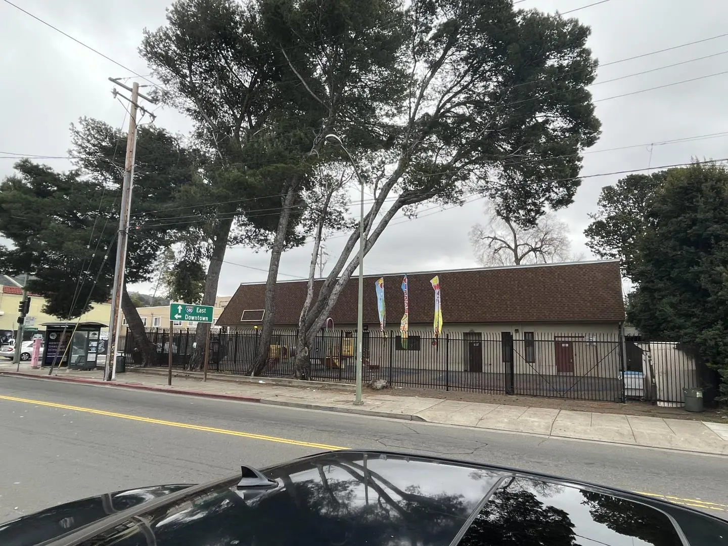 5909 Camden St, OAKLAND