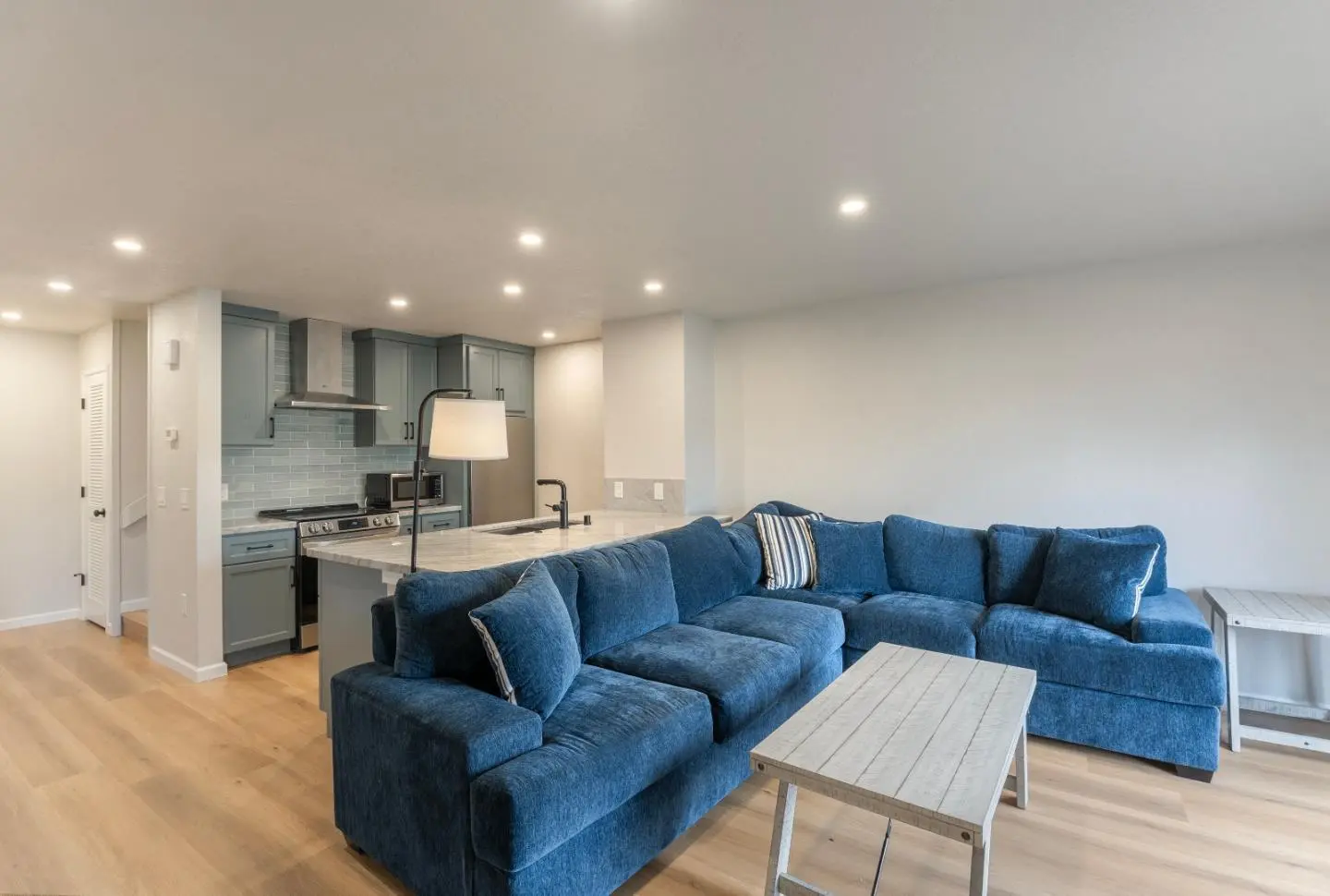 504 Ocean Ave 2, MONTEREY