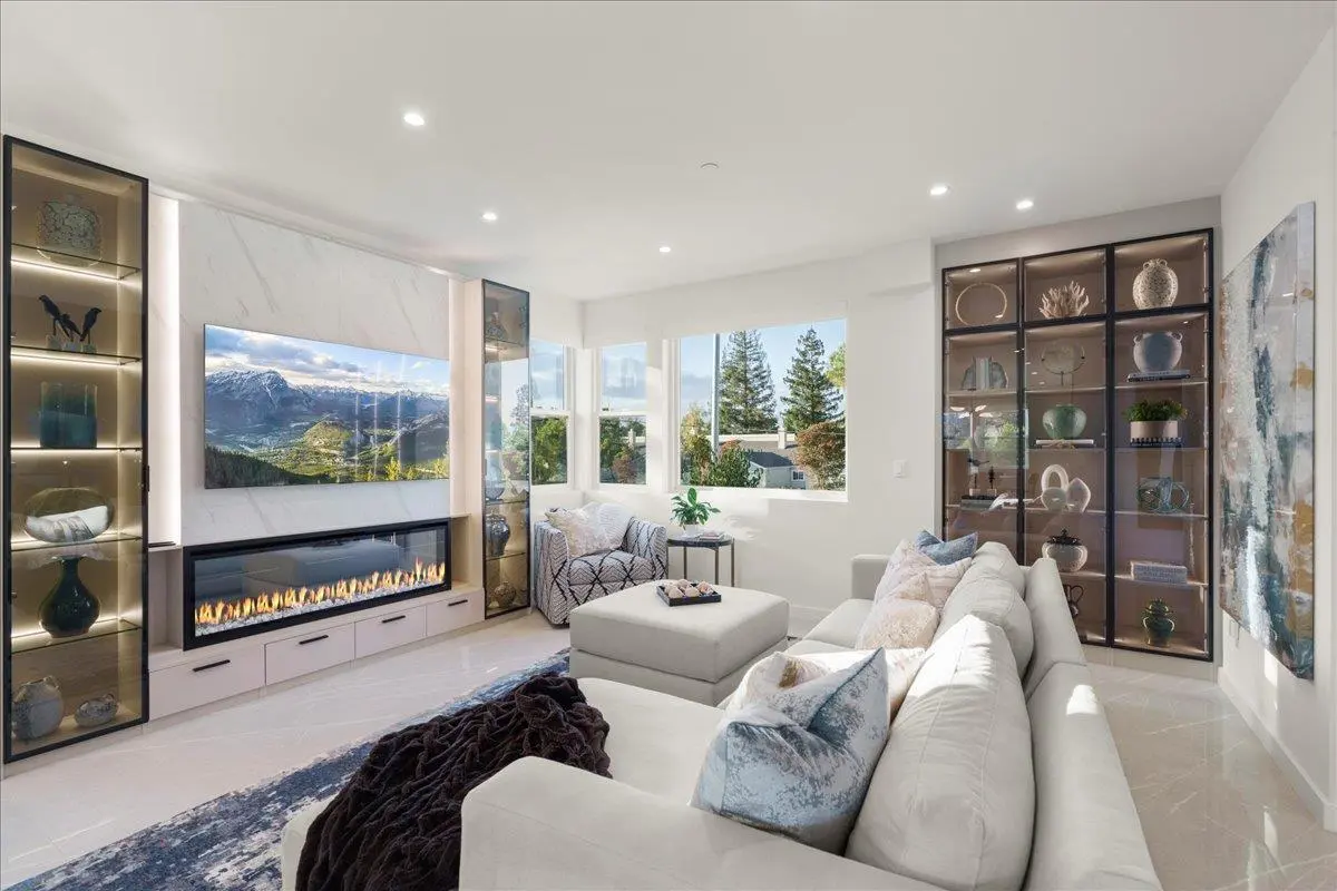 22540 Stevens Creek Blvd, Cupertino