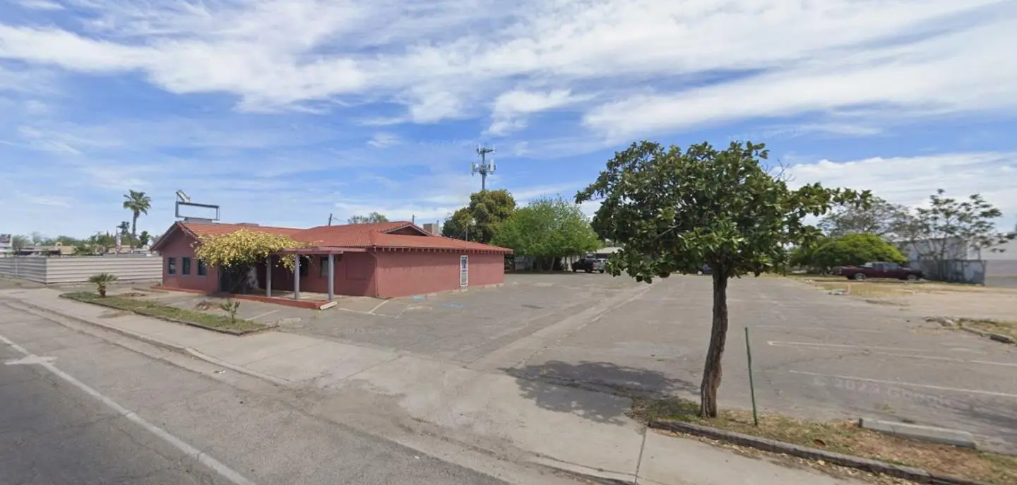 6618 N Winton Way, WINTON