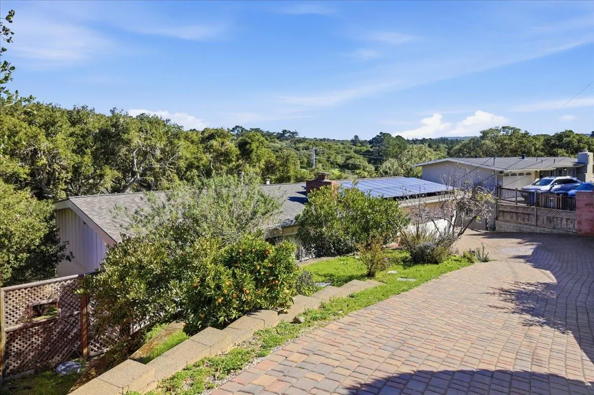 17 Los Encinos Dr, DEL REY OAKS