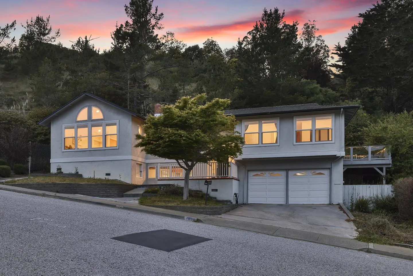 1050 Yosemite Dr, PACIFICA