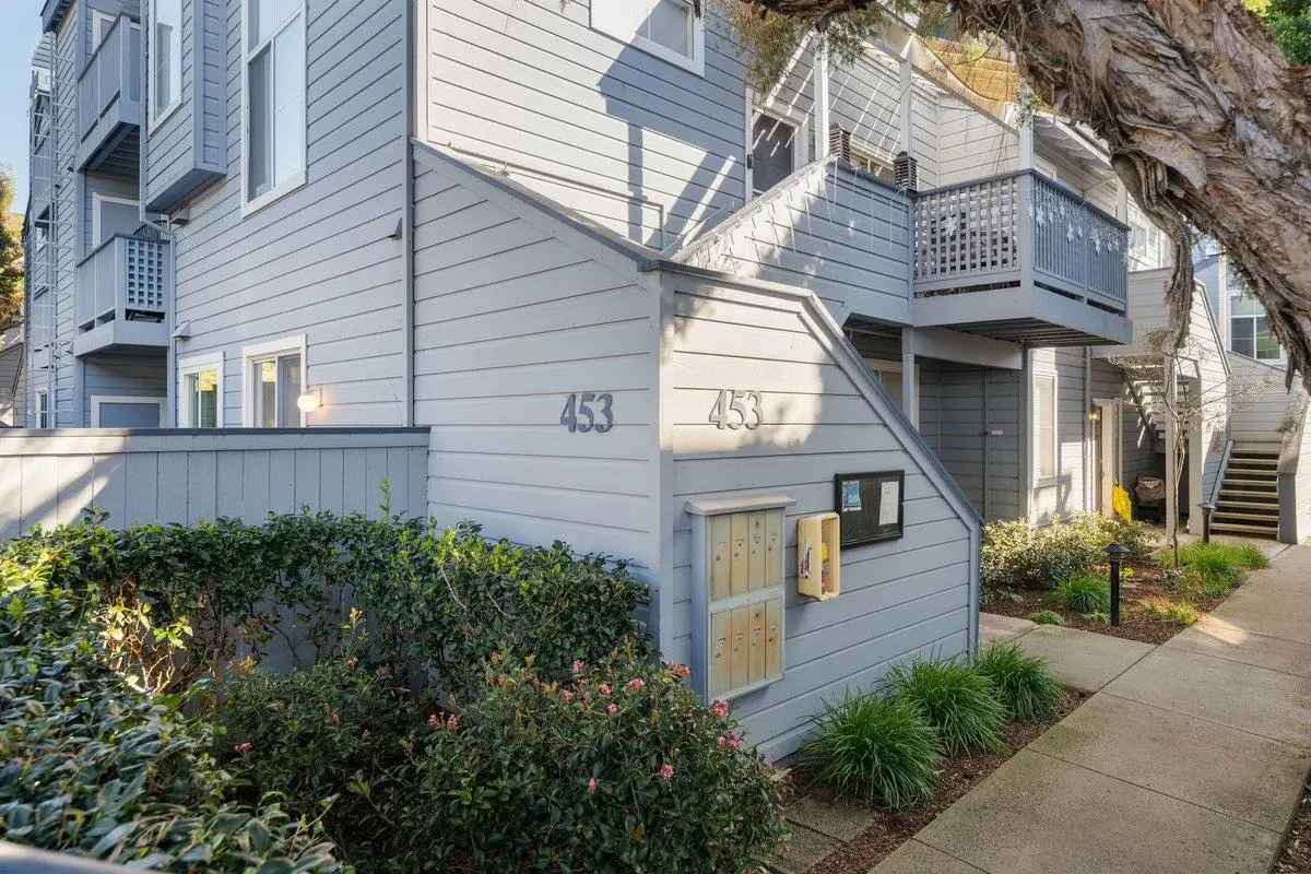 453 Cork Harbour Cir E, Redwood City