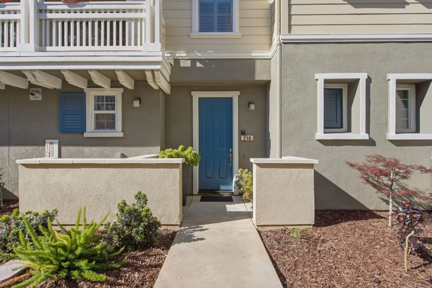 631 True Wind Way 216, REDWOOD CITY