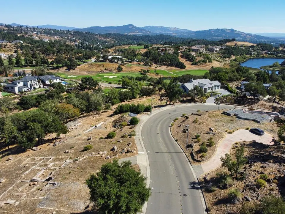3776 Skyfarm Dr, SANTA ROSA