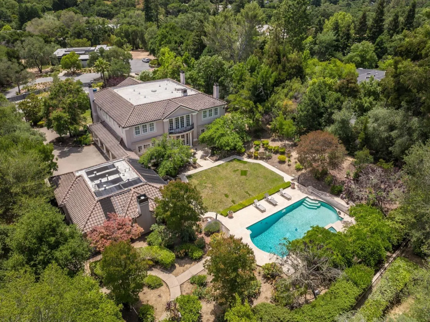 90 Broadacres Rd, Atherton